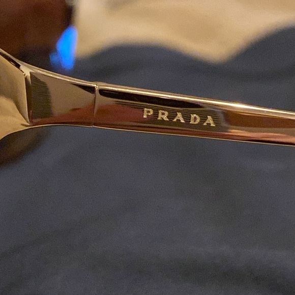 🌹♣️🌹NWOT PRADA Gold Polarized Sunglasses - Picture 12 of 16